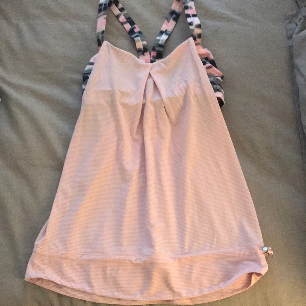 Lululemon women’s workout top